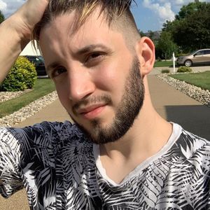 Meet your Posher, Alex